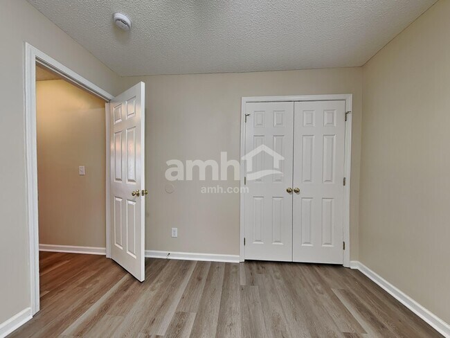 Building Photo - 244 Tigers Paw Dr