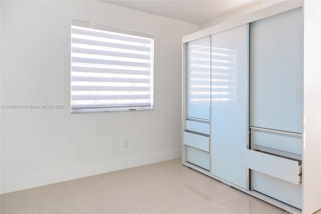 Building Photo - 13901 SW 161 Terrace