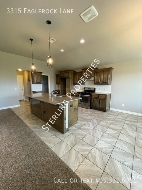 Building Photo - 3315 Eaglerock Ln