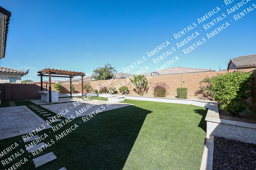 Building Photo - 8544 W Midway Ave