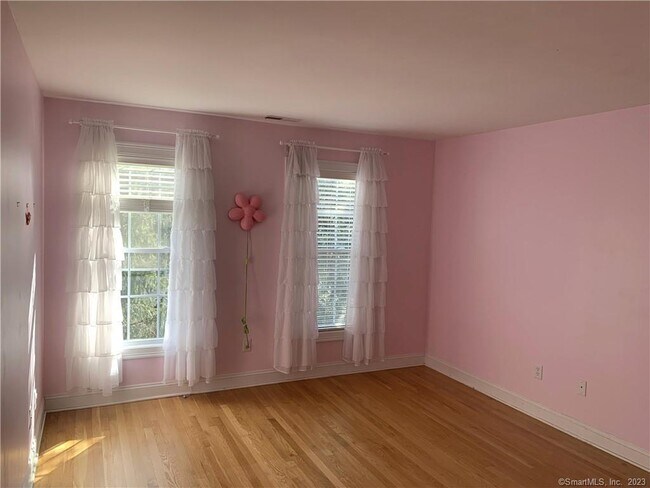 Building Photo - 22 Alcott Way