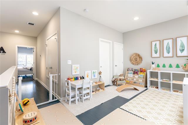 Building Photo - 4100 Travis St