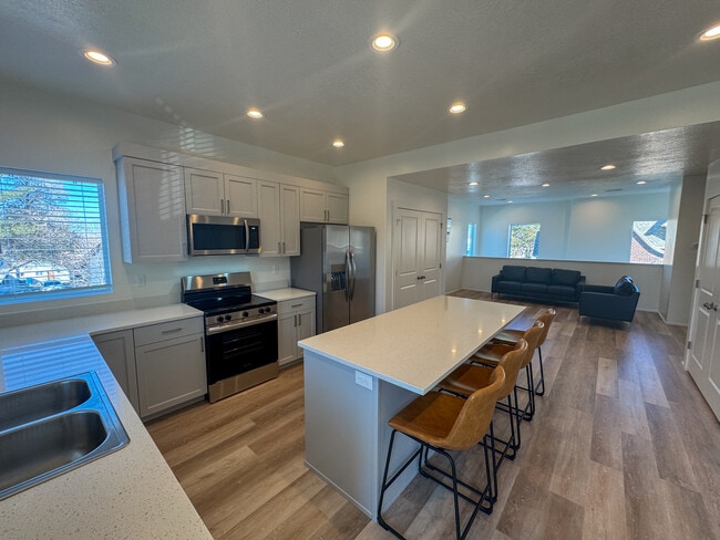 Building Photo - The Main