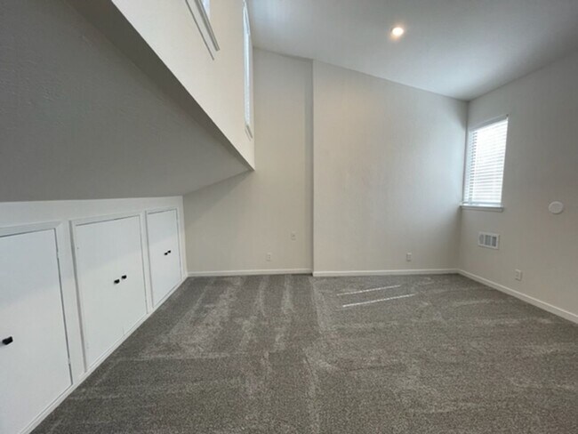 Building Photo - Lafayette home, great location!
