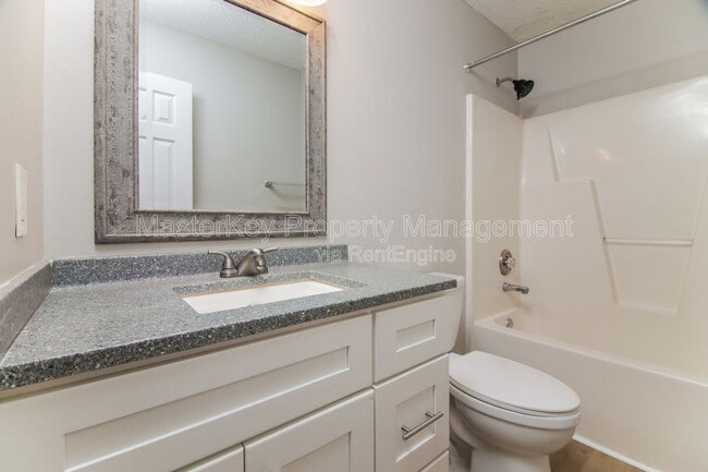 Building Photo - 1021 Amber Acres Ln