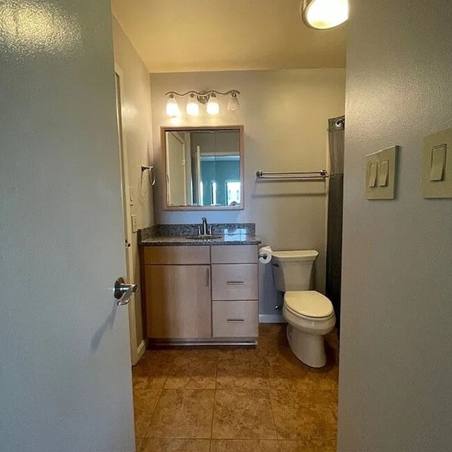 Building Photo - Wonderful 1 BR/1BA unit in the Observatory...