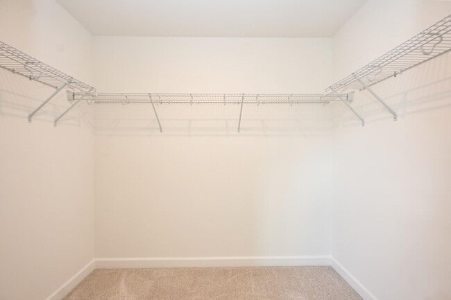 Building Photo - Like-New Modern Townhome Near Dining, Shopping, Trails & Old Hickory Lake