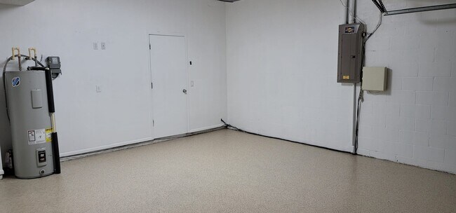Building Photo - 1324 Franford Dr