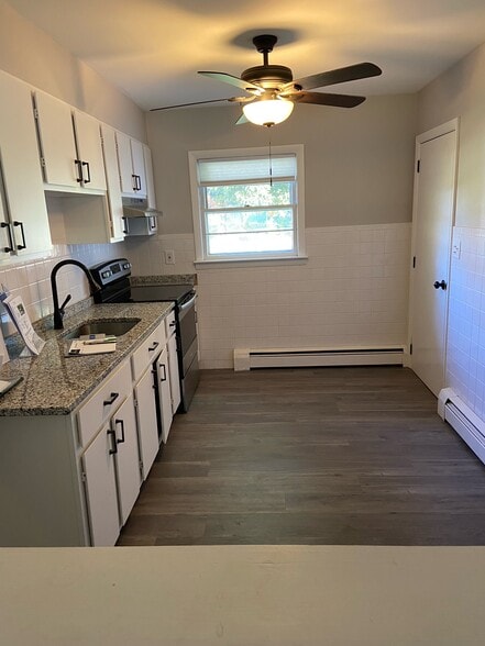 Kitchen - 11 Brierway Dr