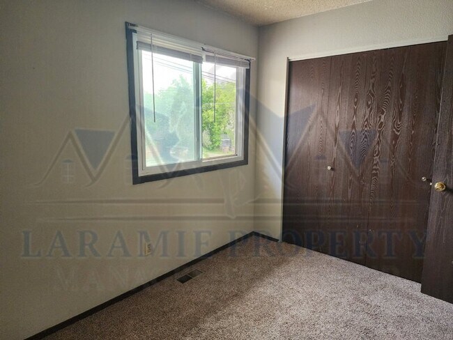 Building Photo - 871 N 8th St