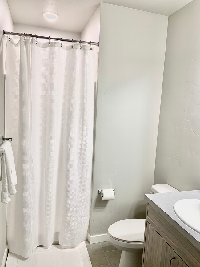 Bathroom 2 - 4261 N Reed Ln