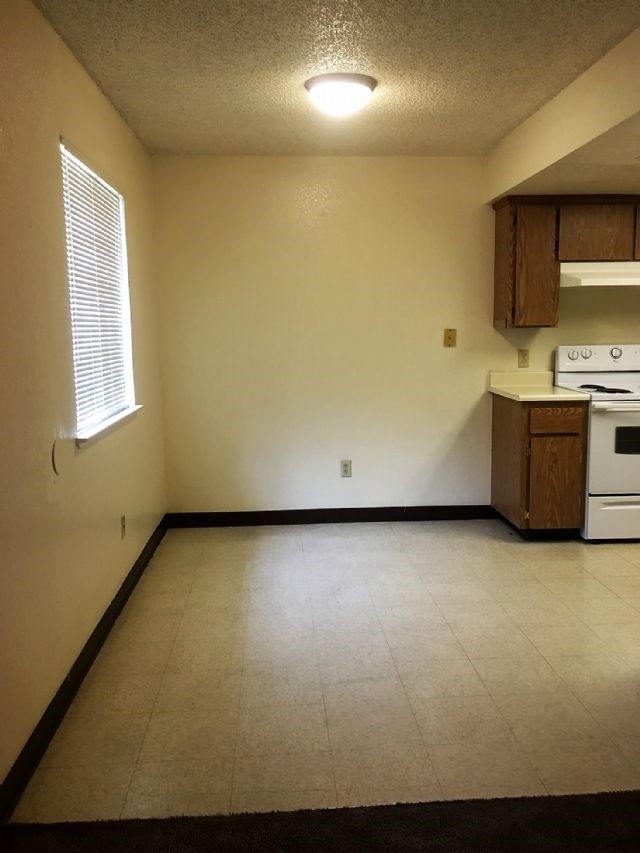 Building Photo - Apartment For Rent in Fresno