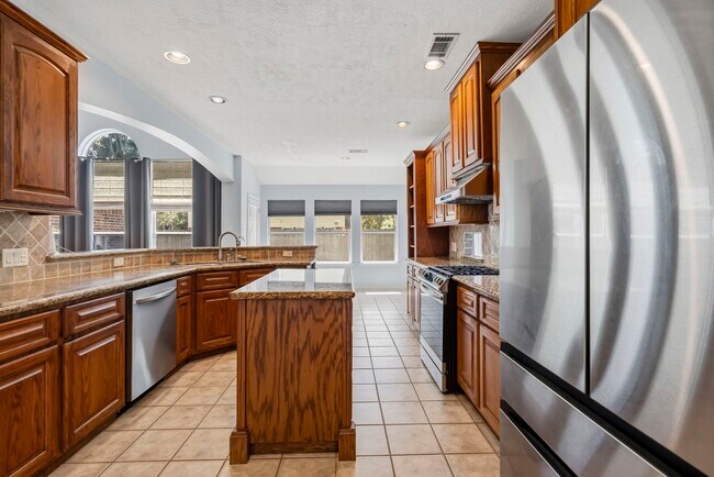 Building Photo - 2123 Mossy Trail Dr