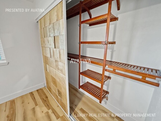 Building Photo - Video! Beautifully Renovated  Kailua Condo!