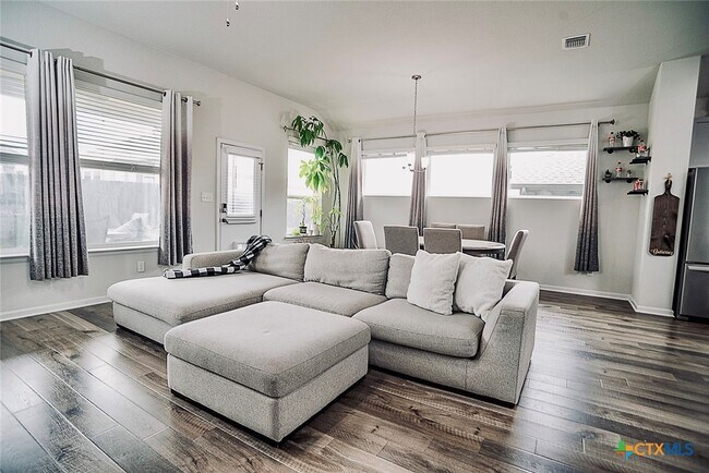 Building Photo - 688 Bridgestone Way