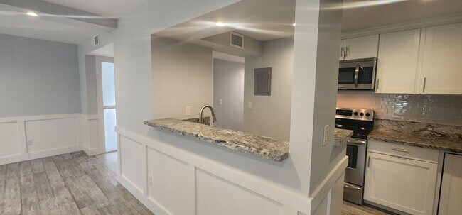 Building Photo - St Augustine Shores Gem! 2 Bed-2 Bath 1st ...