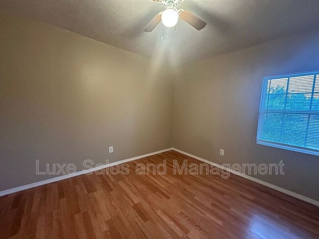 Building Photo - 6004 NW Expressway
