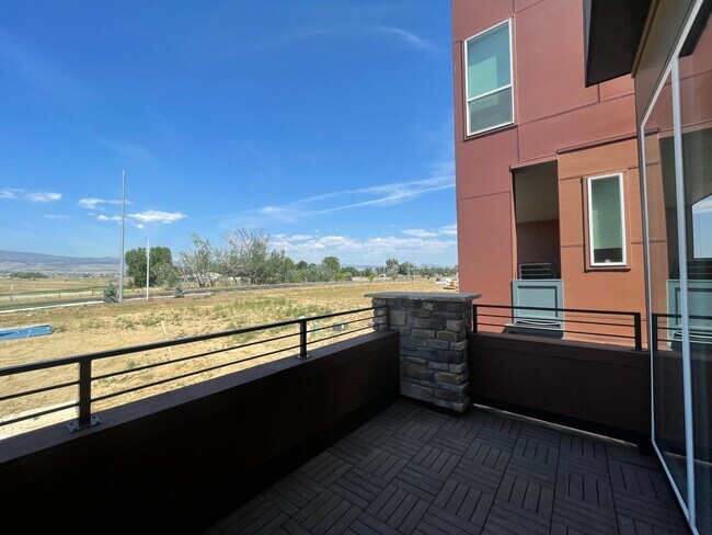 Building Photo - Just reduced $2295! LOVELY 2 BED/2.5 BATH Great location near Boulder!