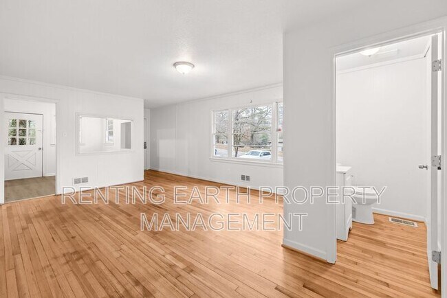 Building Photo - 221 Lawson Rd