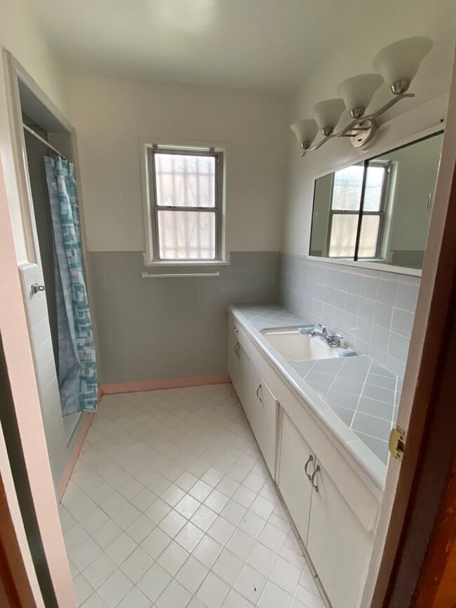 Building Photo - GORGEOUS Los Feliz PRIME 3 Bed Home for Lease NOW Limited Showings!!!