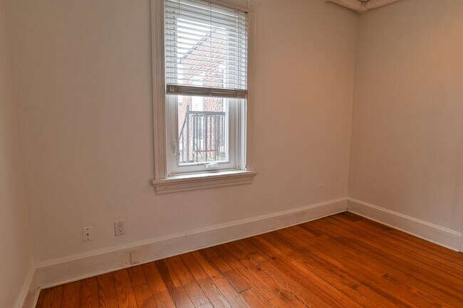 Building Photo - 803 N 2nd St