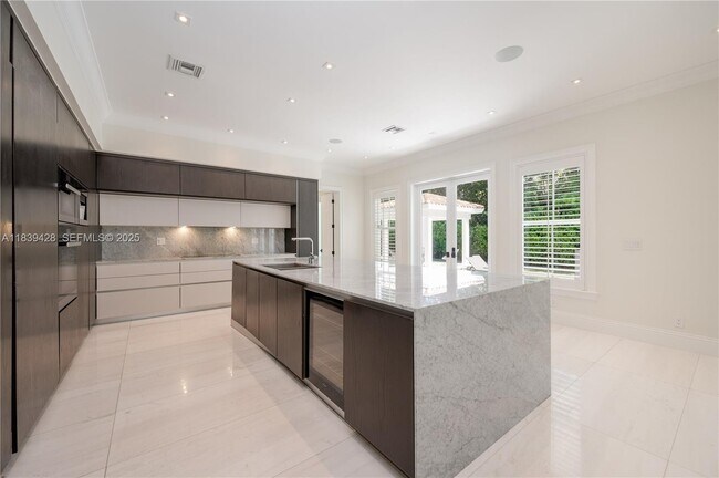 Building Photo - 680 Destacada Ave