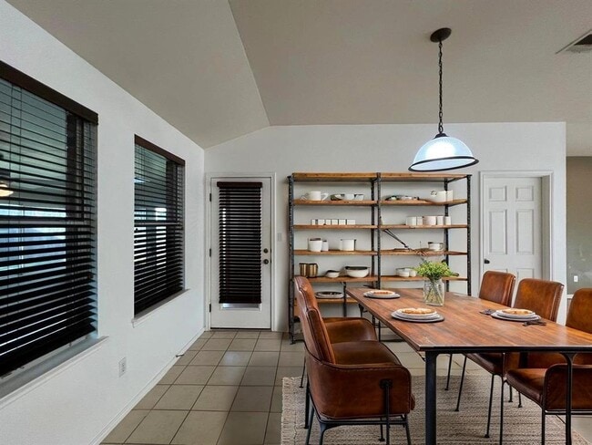 Building Photo - 9504 Castle Pines Dr