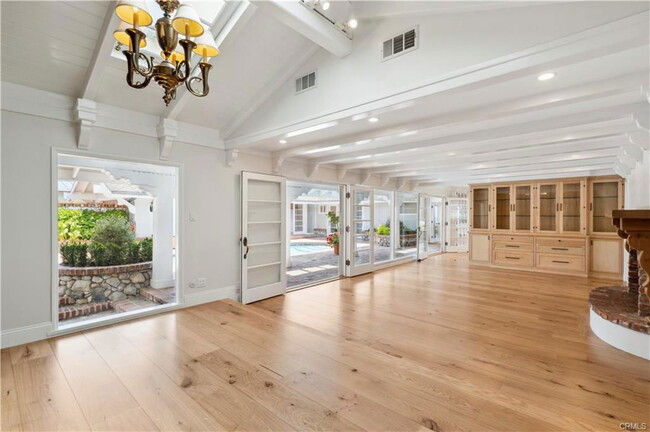 Building Photo - 2801 Pebble Dr