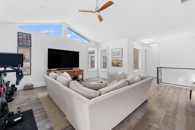 Building Photo - 4016 Diligence Dr