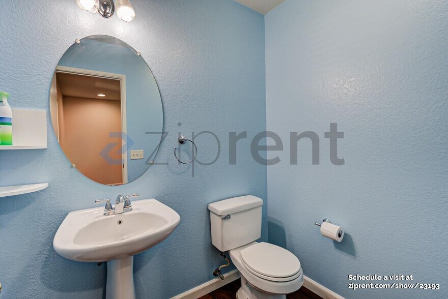 Building Photo - Unit