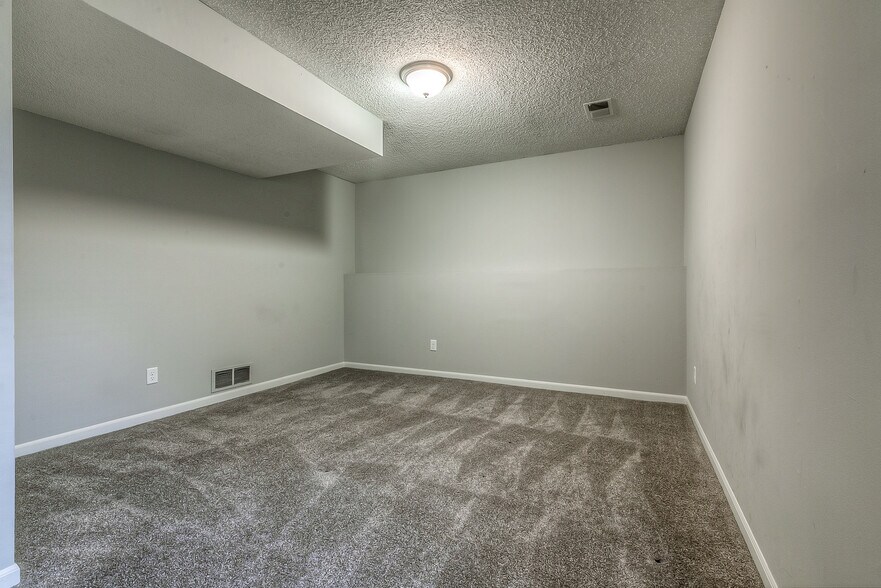Building Photo - 13749 W 62nd St
