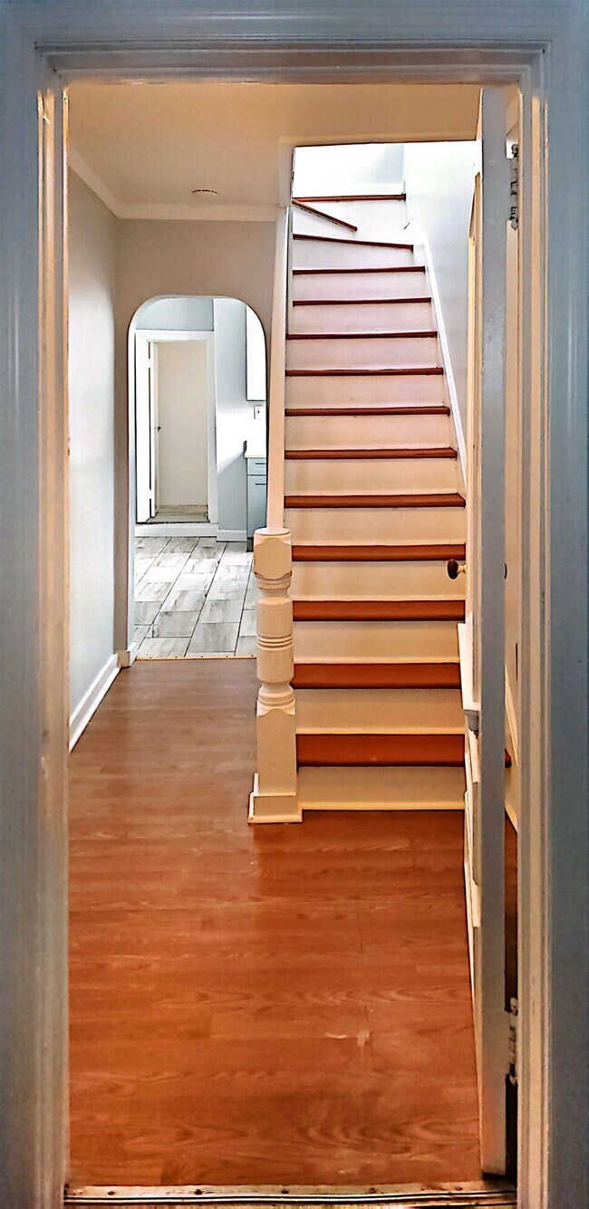 Building Photo - 9 W 15th St