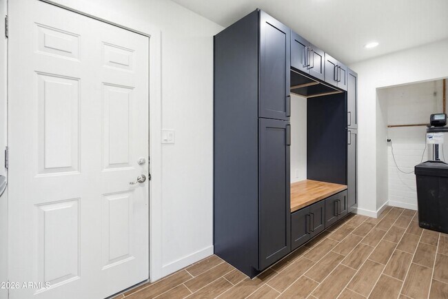 Building Photo - 6503 S Bonarden Ln