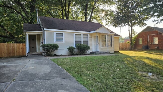 Primary Photo - Adorable 3 bedroom, 2 bath home for lease.