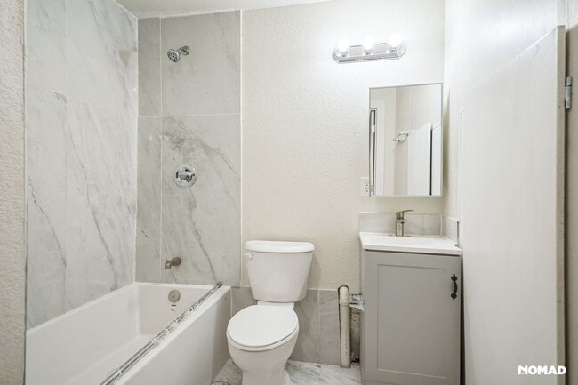 Building Photo - Charming 2BR House in Denver