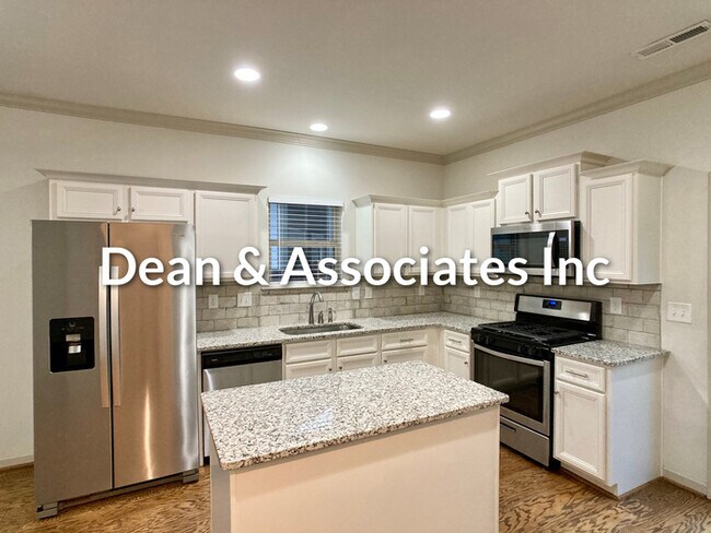 Building Photo - 2044 Springfield Dr