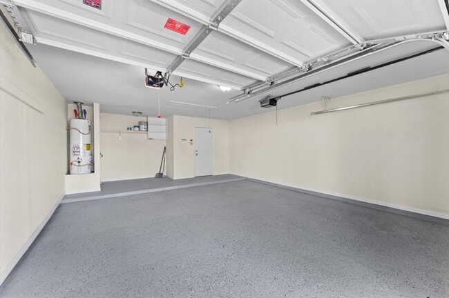 Building Photo - 14003 Vinehill Dr