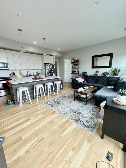 Building Photo - 3334 N Southport Ave