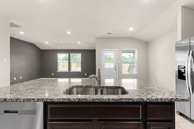 Building Photo - 4906 Karen Grn Dr