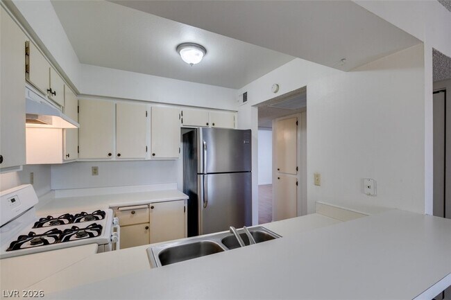 Building Photo - 1404 Santa Anita Dr
