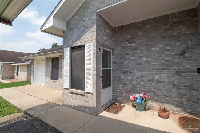 Building Photo - 1510 River Bend Dr
