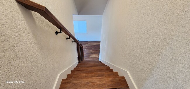 Building Photo - Nicely updated 5bd/3bth home in North Valleys