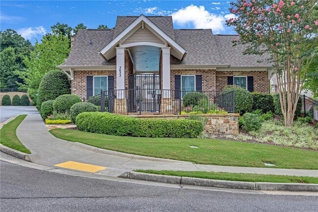 Building Photo - 3638 Moorewood Ln S E