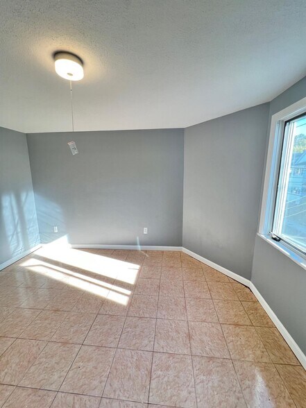 Building Photo - 141 Albion St