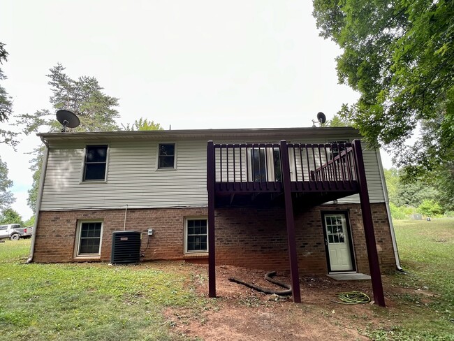 Building Photo - 1468 Winesap Rd