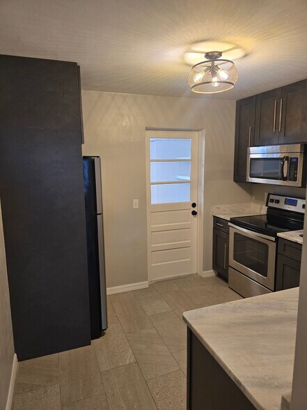 Building Photo - 650 Ave B SW