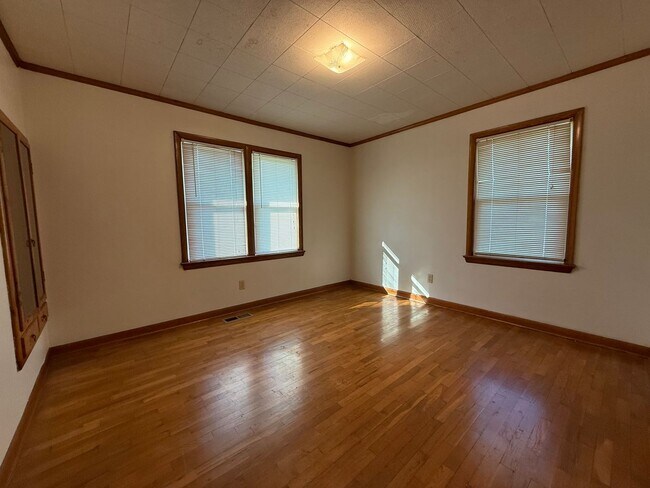 Building Photo - 2459 Middlesettlements Rd