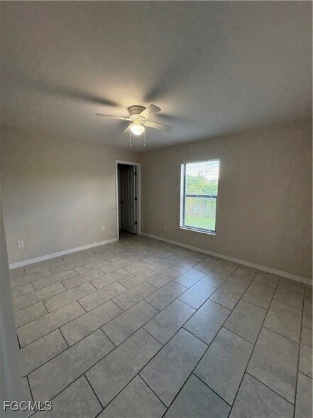 Building Photo - 3803 Chiquita Blvd S