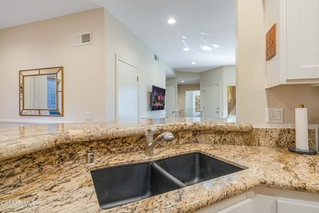 Building Photo - 73 Via Colinas