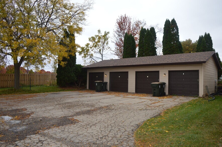 Building Photo - 1237 Sunfield St